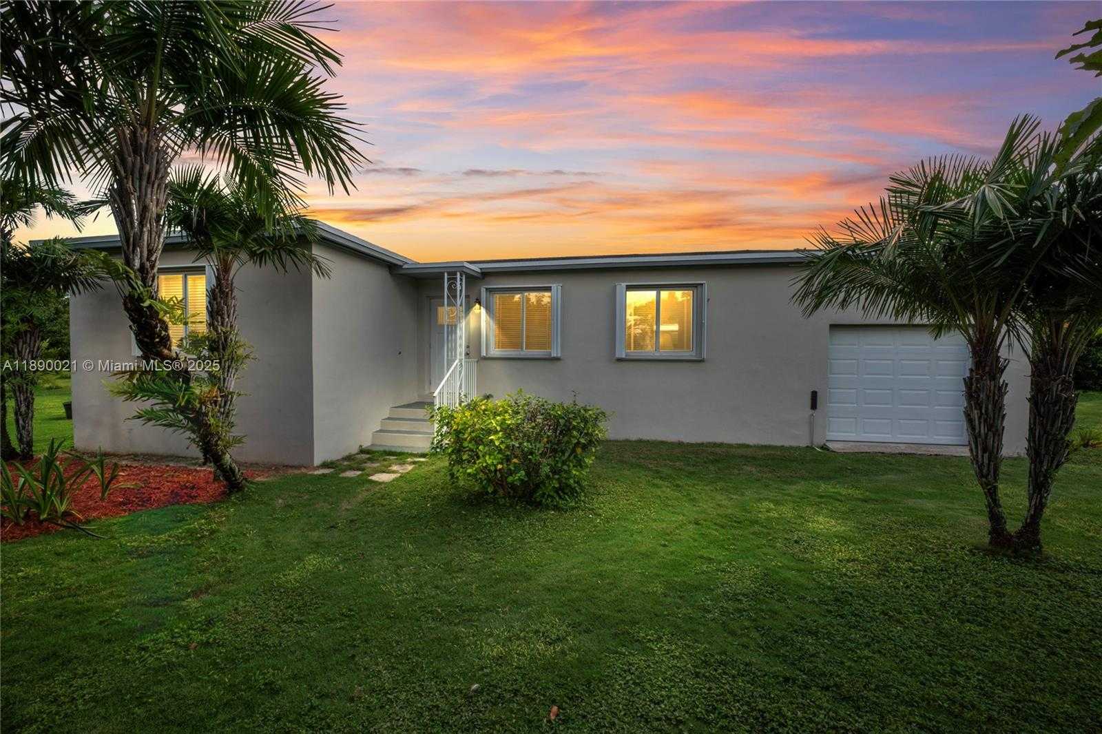 Small Image of 16530 SOUTH WEST 232ND ST, Miami Number 5