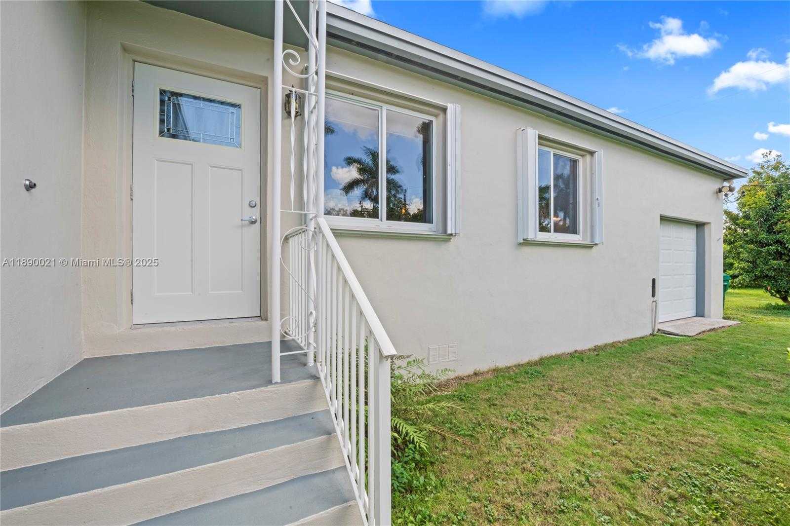 Small Image of 16530 SOUTH WEST 232ND ST, Miami Number 7