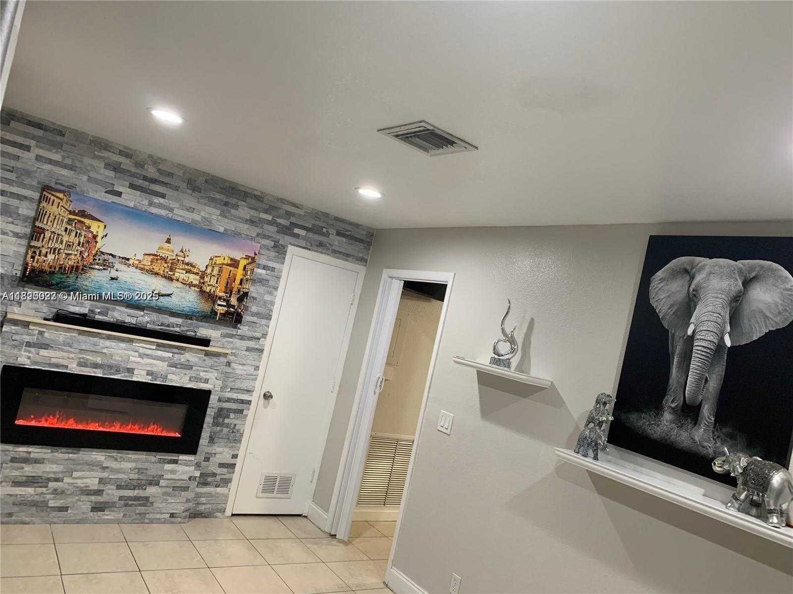 Small Image of 6309 WILEY ST, Hollywood Number 3