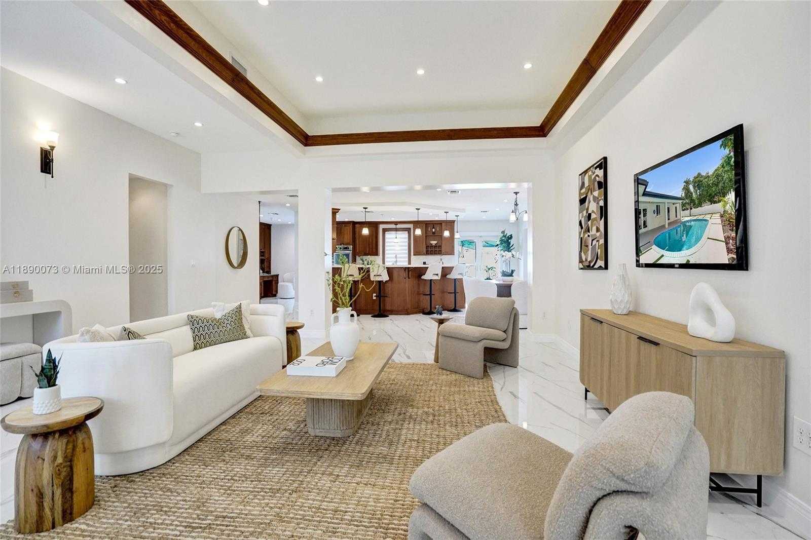 Small Image of 300 WEST CHAMINADE DR, Hollywood Number 10