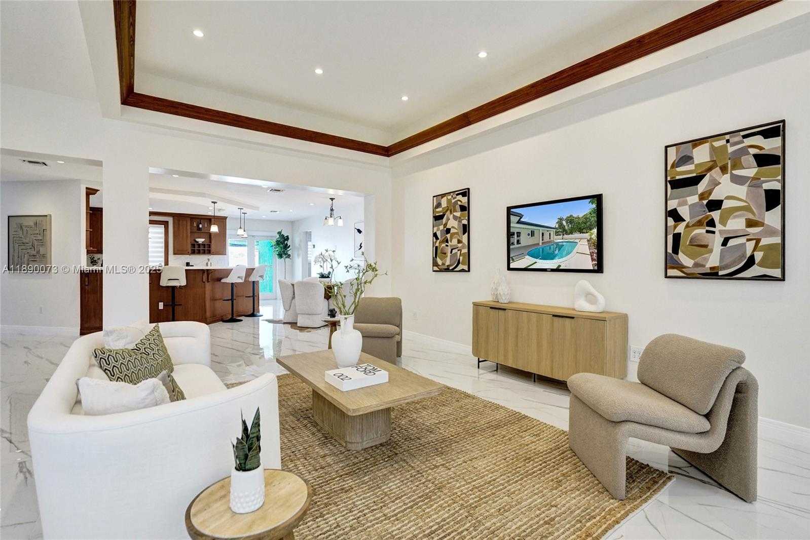 Small Image of 300 WEST CHAMINADE DR, Hollywood Number 11