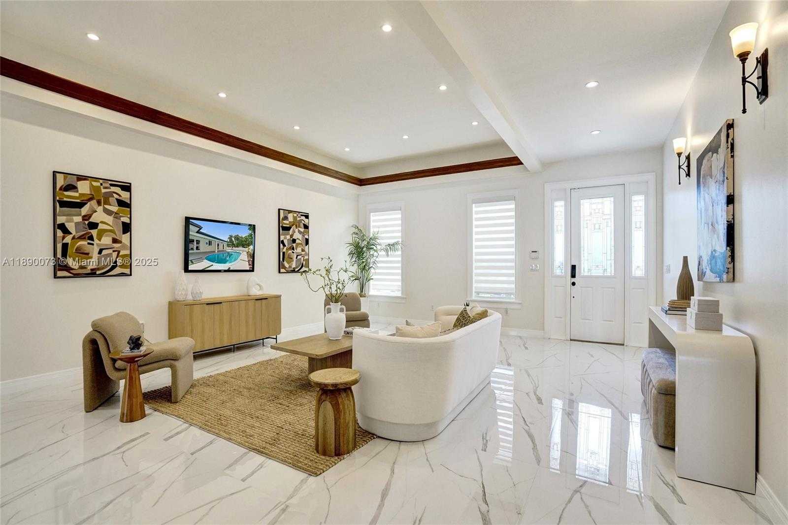 Small Image of 300 WEST CHAMINADE DR, Hollywood Number 12