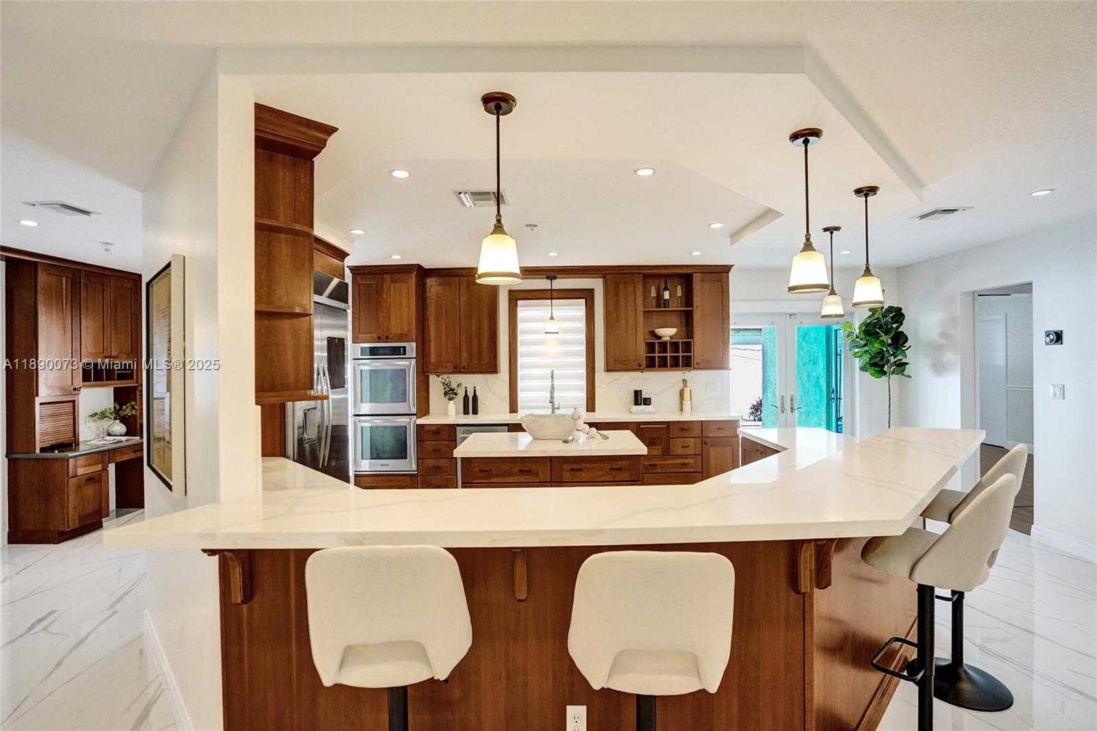 Small Image of 300 WEST CHAMINADE DR, Hollywood Number 18