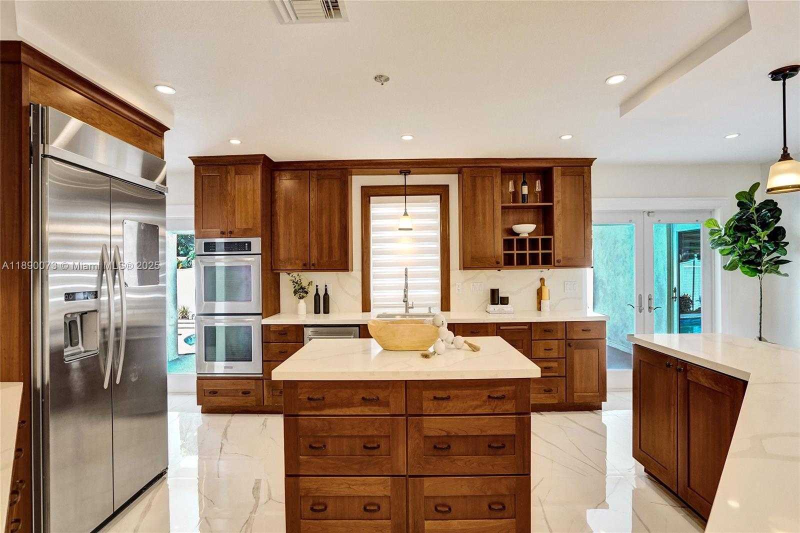 Small Image of 300 WEST CHAMINADE DR, Hollywood Number 20