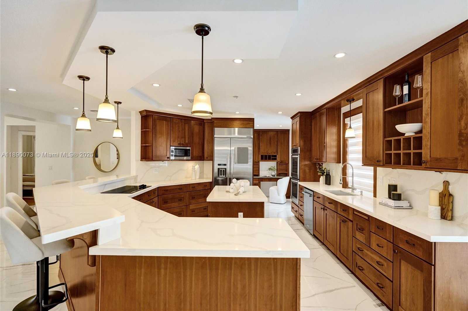 Small Image of 300 WEST CHAMINADE DR, Hollywood Number 21