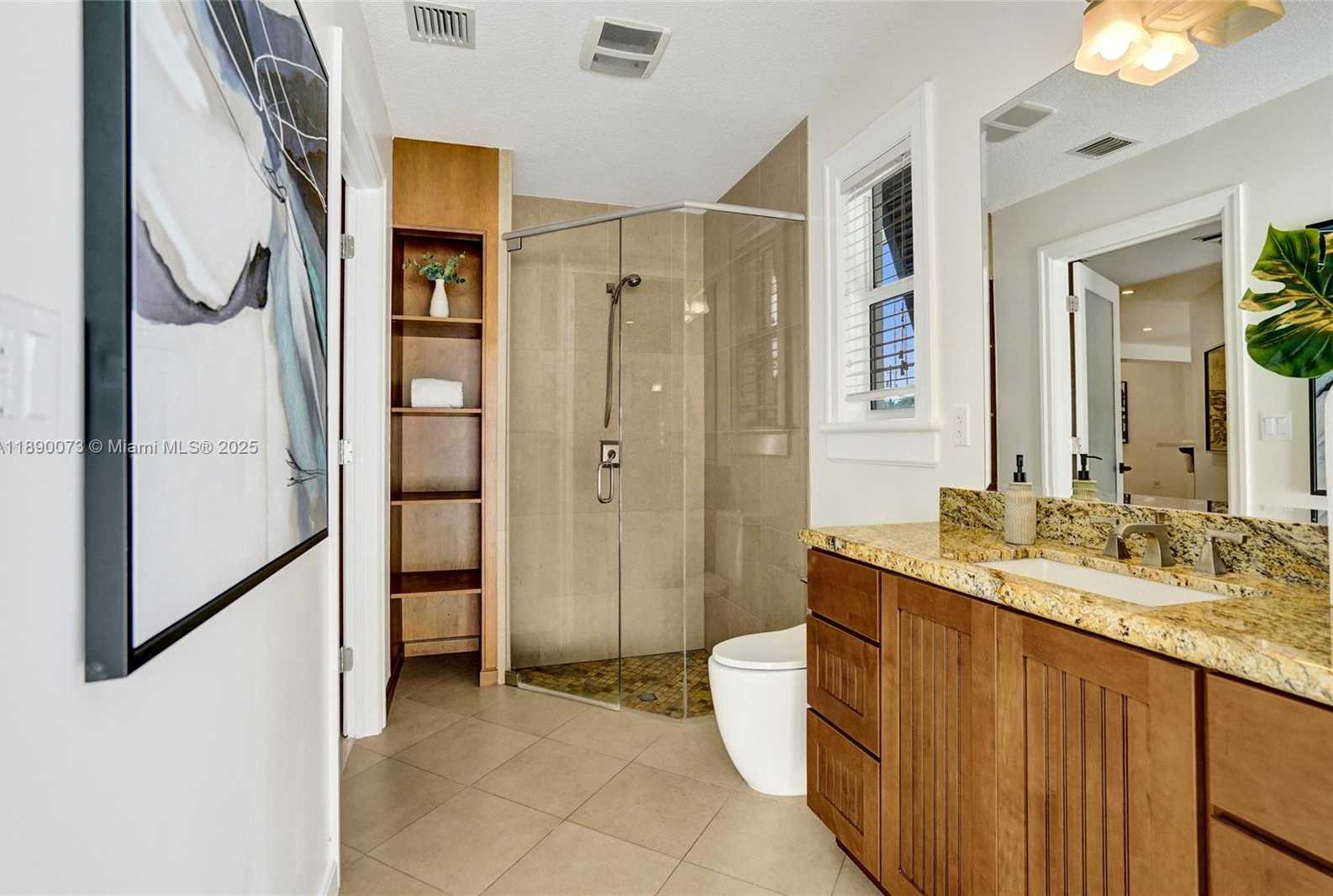 Small Image of 300 WEST CHAMINADE DR, Hollywood Number 33
