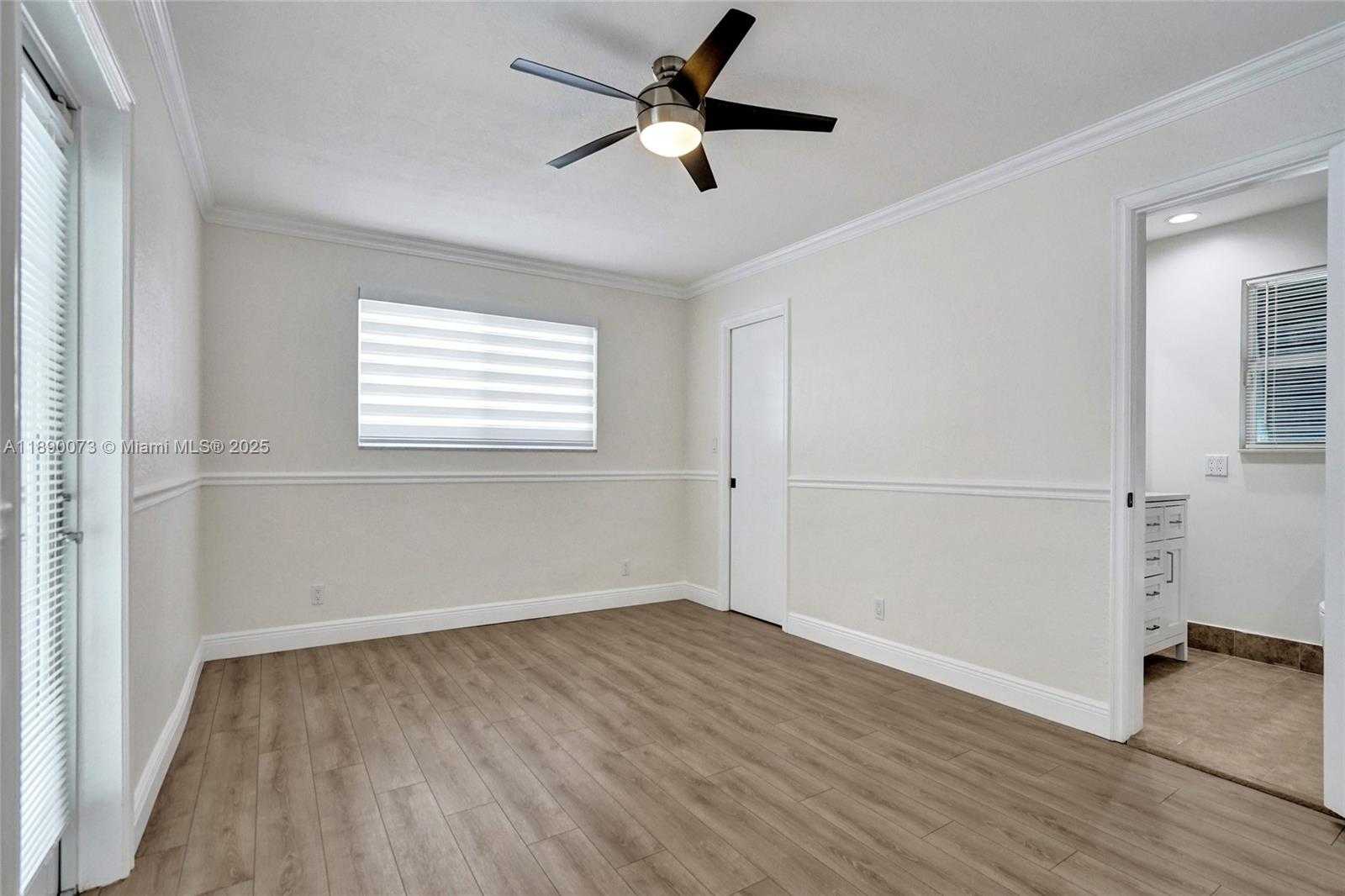 Small Image of 300 WEST CHAMINADE DR, Hollywood Number 34