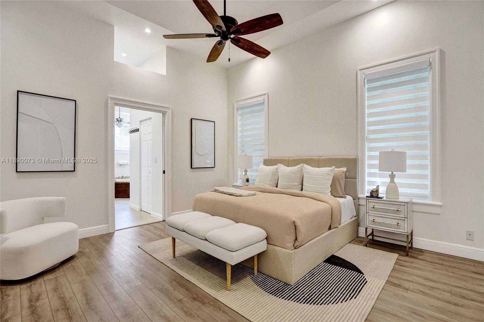 Small Image of 300 WEST CHAMINADE DR, Hollywood Number 41