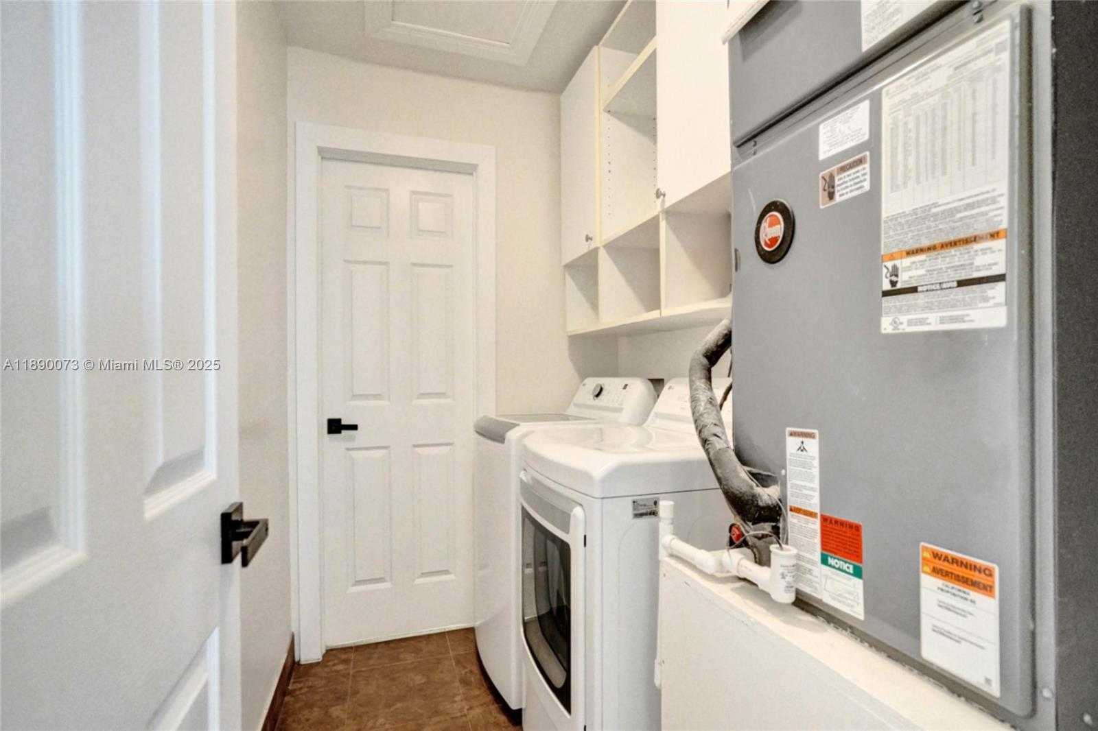 Small Image of 300 WEST CHAMINADE DR, Hollywood Number 51