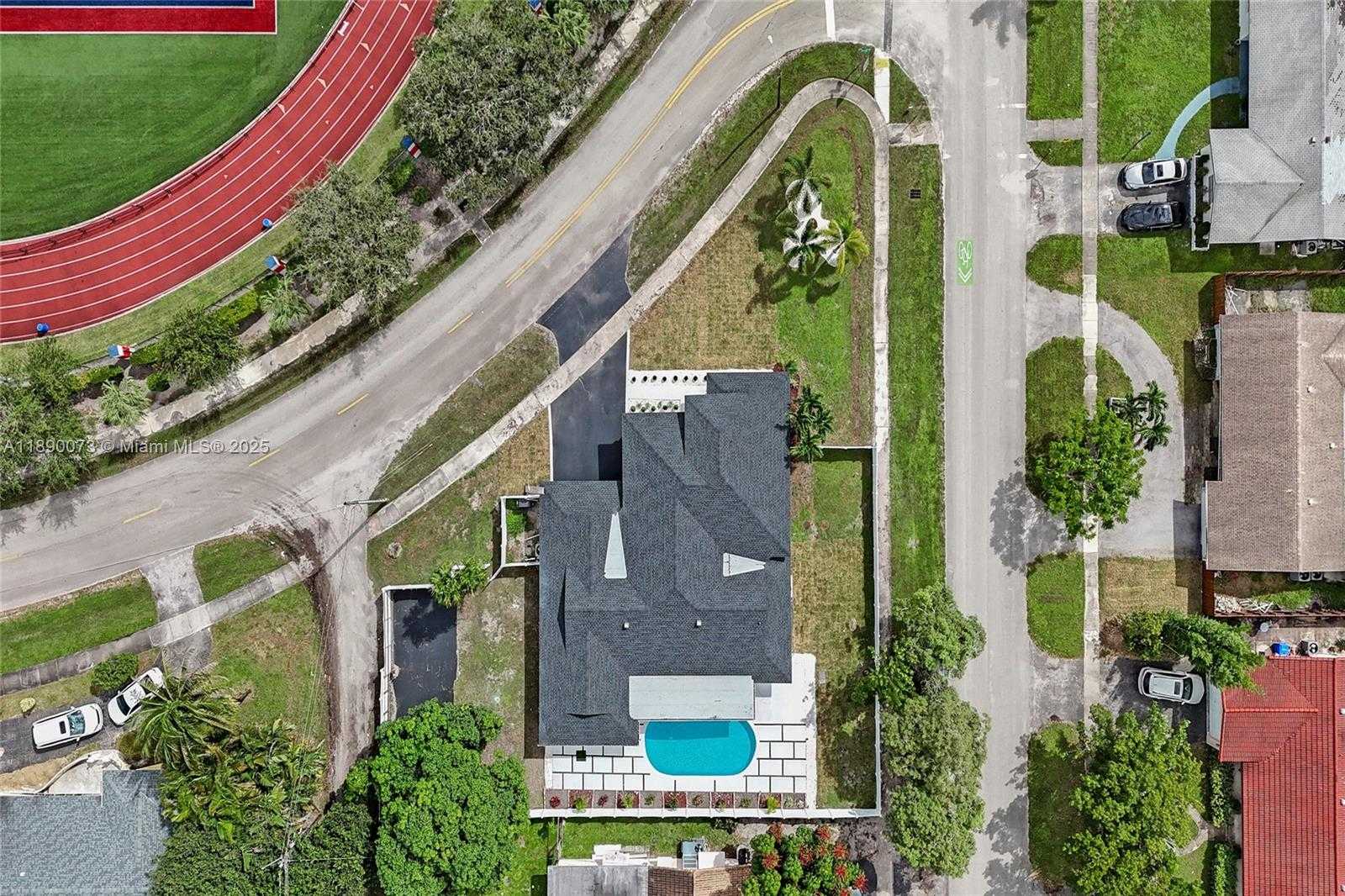 Small Image of 300 WEST CHAMINADE DR, Hollywood Number 66