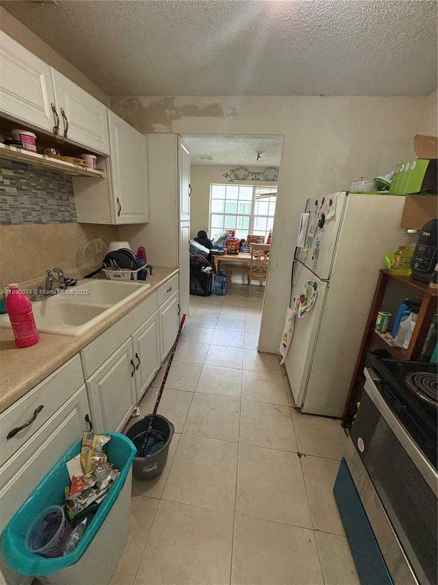 Small Image of 2837 NORTH WEST 6TH CT, Fort Lauderdale Number 2