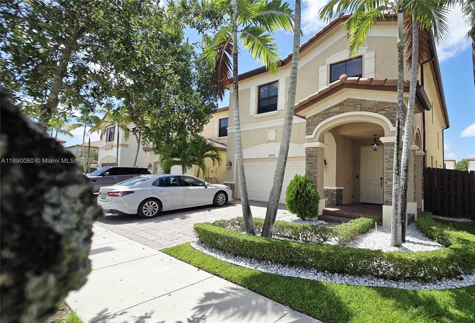 Small Image of Doral Number 2