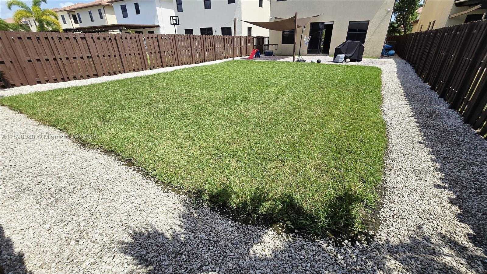 Small Image of Doral Number 23