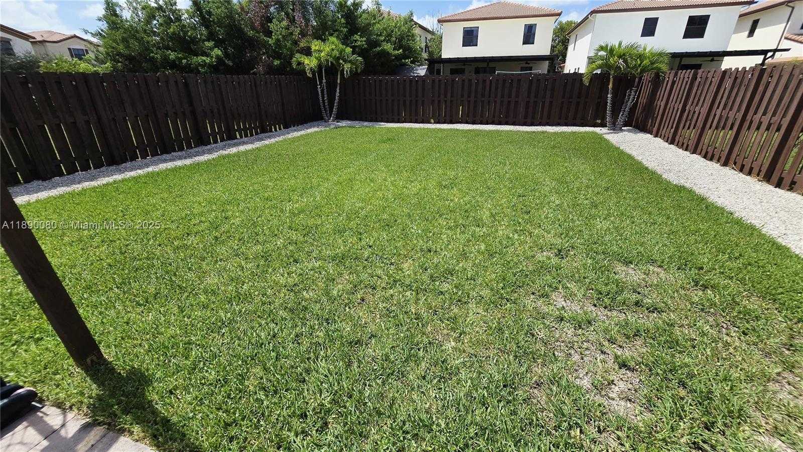 Small Image of Doral Number 27