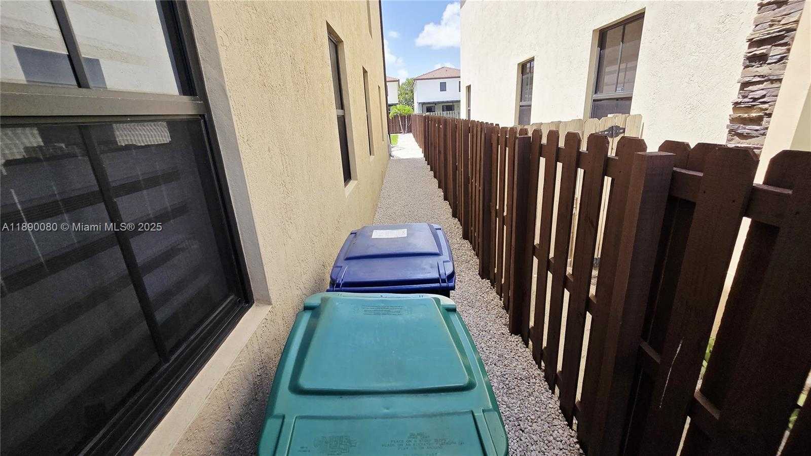 Small Image of Doral Number 35