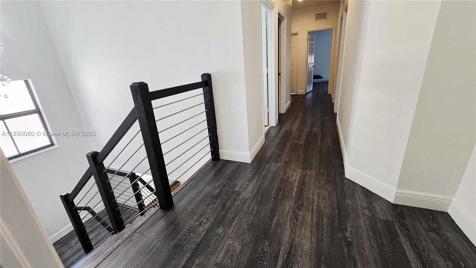 Small Image of Doral Number 39