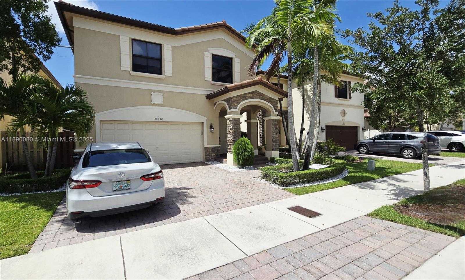 Small Image of Doral Number 4