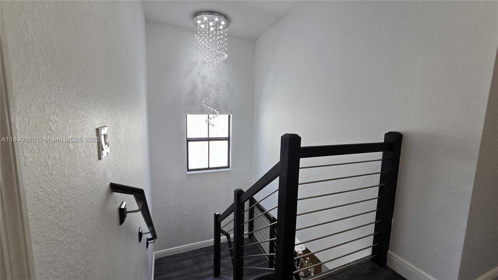 Small Image of Doral Number 40