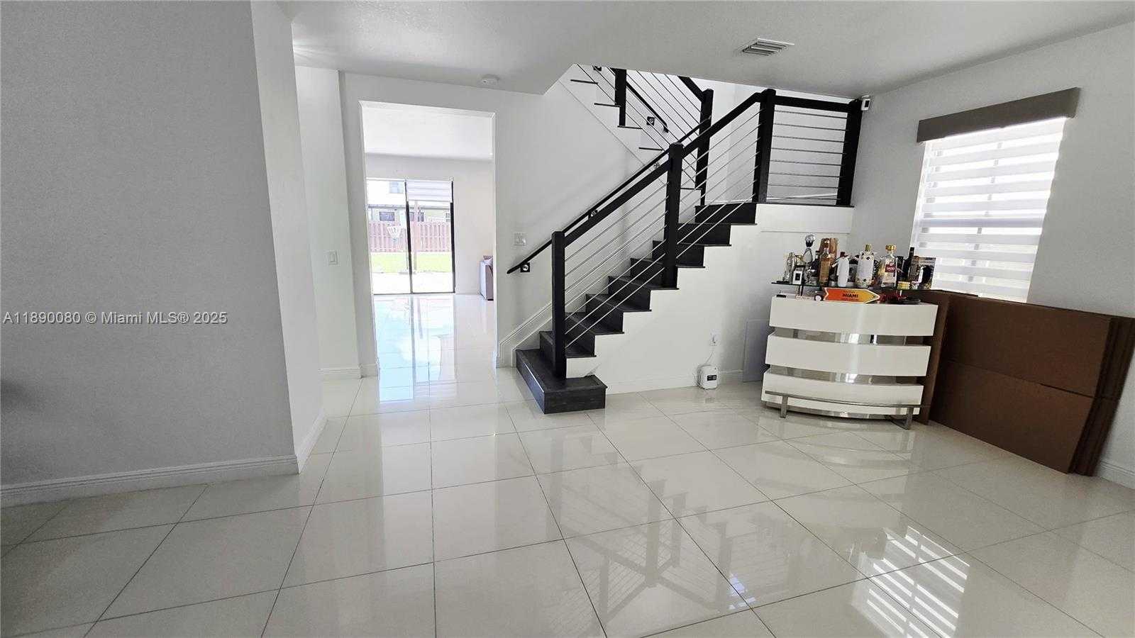 Small Image of Doral Number 43