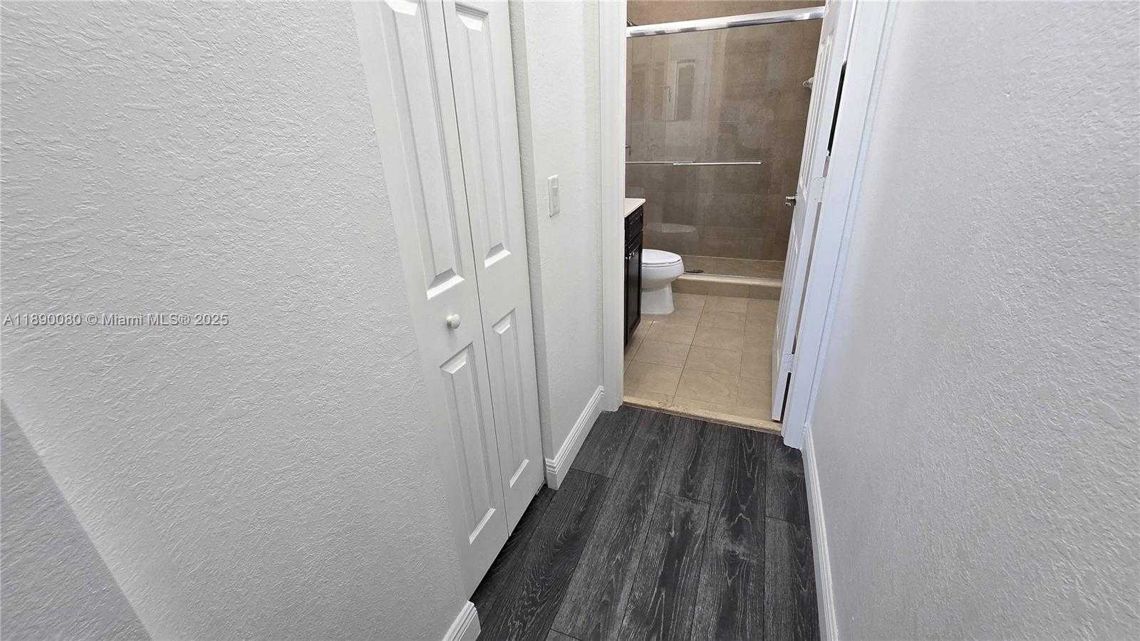 Small Image of Doral Number 45