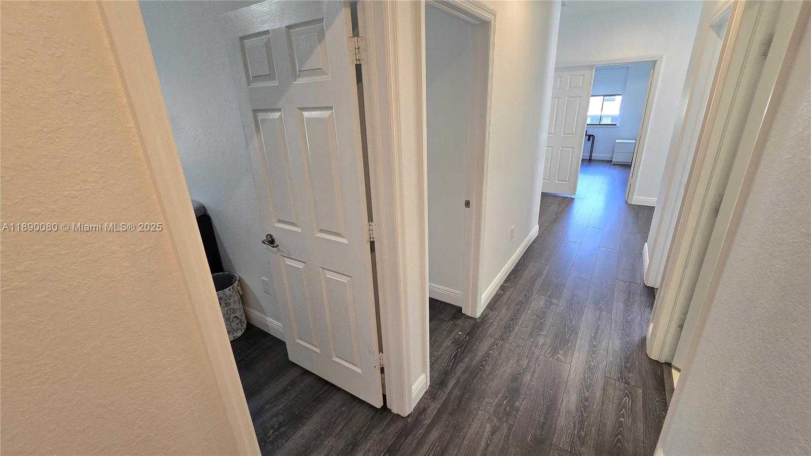 Small Image of Doral Number 46