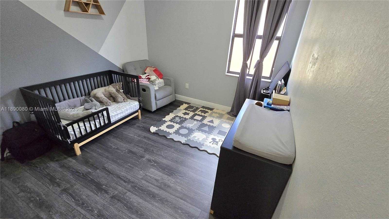 Small Image of Doral Number 57