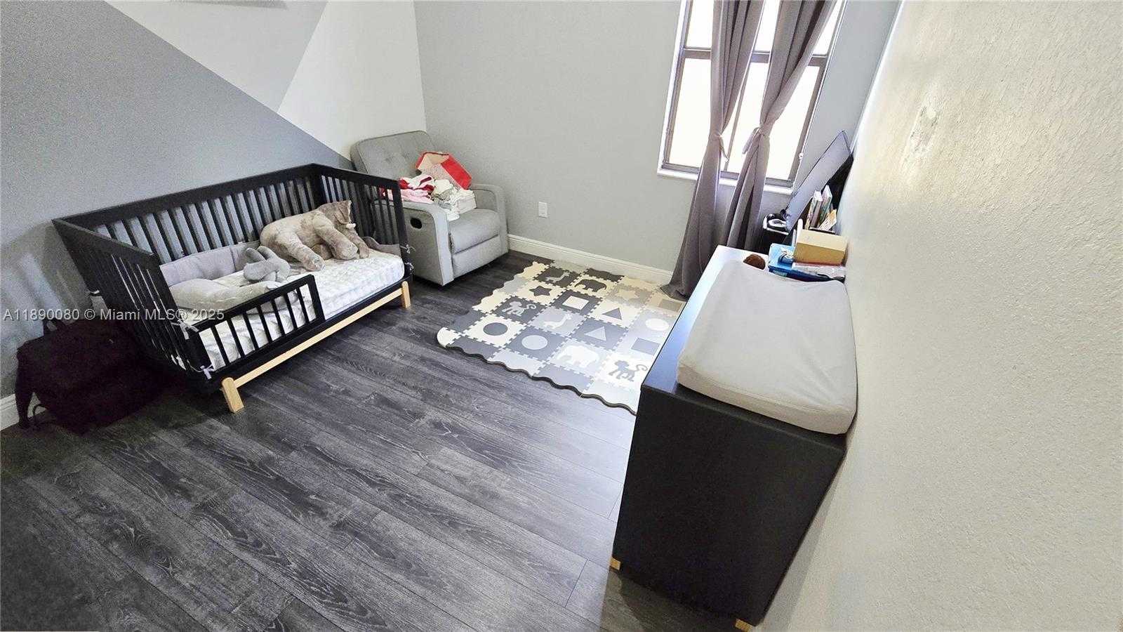 Small Image of Doral Number 59