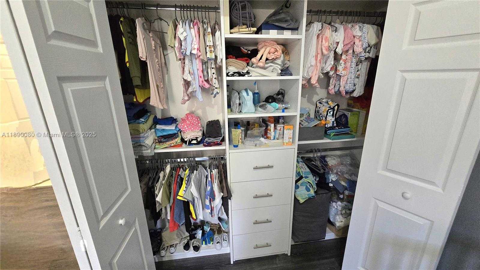 Small Image of Doral Number 63