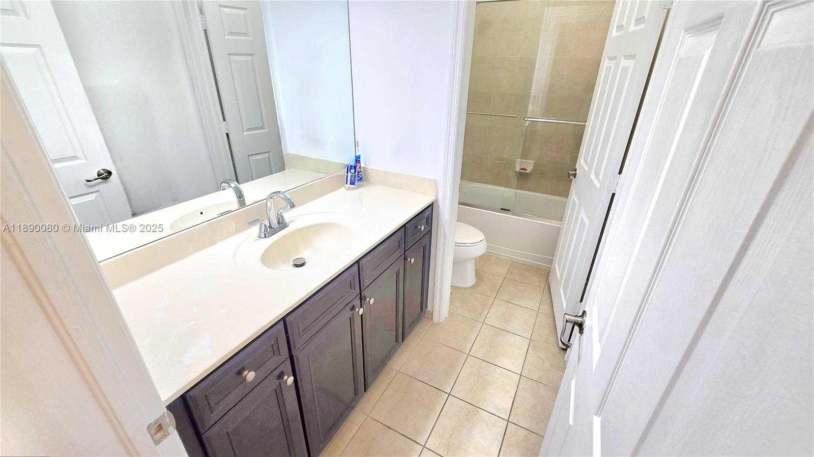 Small Image of Doral Number 64