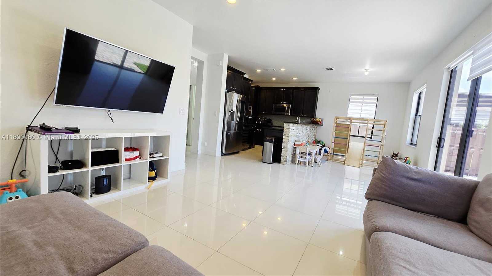 Small Image of Doral Number 78