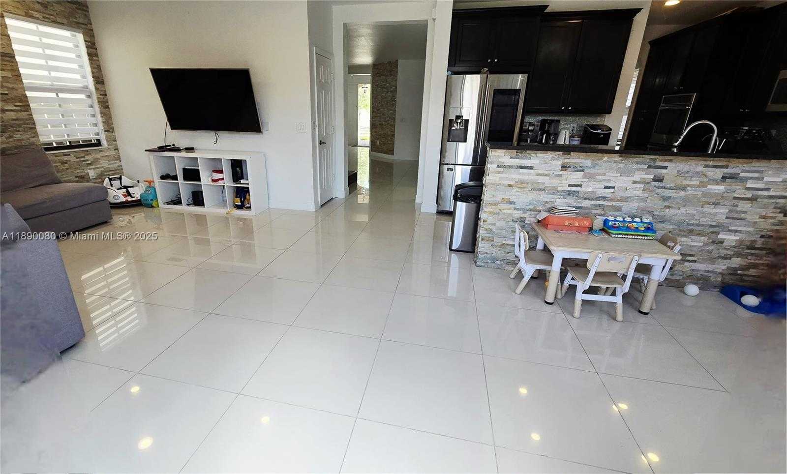 Small Image of Doral Number 80