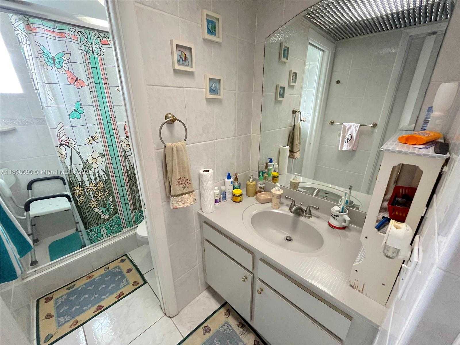 Small Image of 1320 WEST 71ST ST, Hialeah Number 19