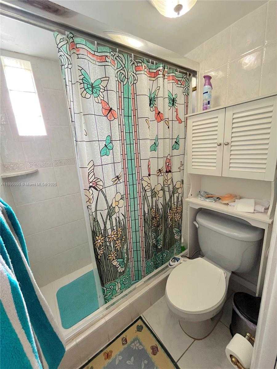 Small Image of 1320 WEST 71ST ST, Hialeah Number 20
