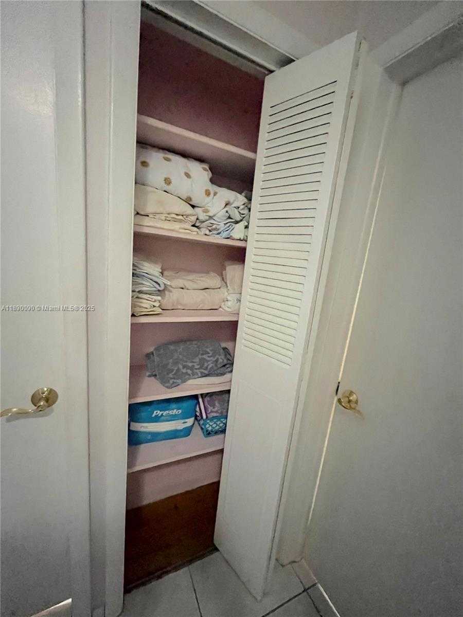 Small Image of 1320 WEST 71ST ST, Hialeah Number 22