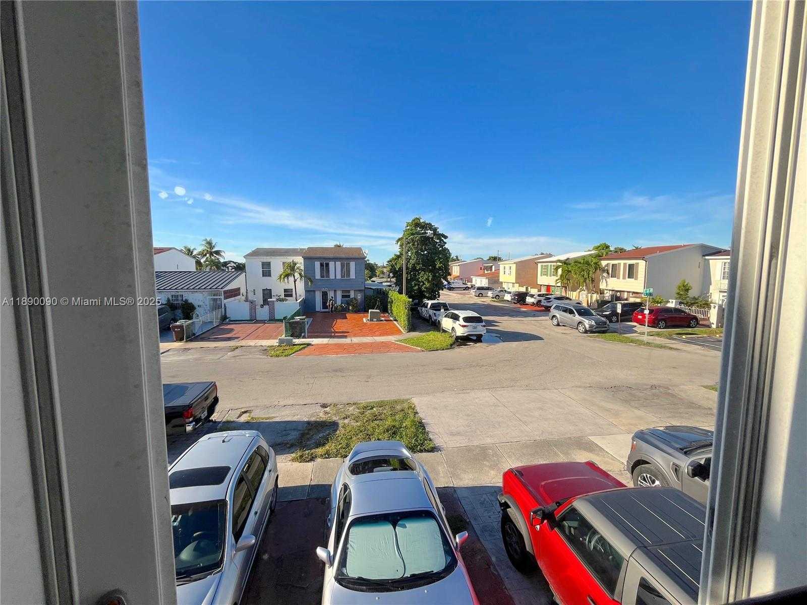Small Image of 1320 WEST 71ST ST, Hialeah Number 25