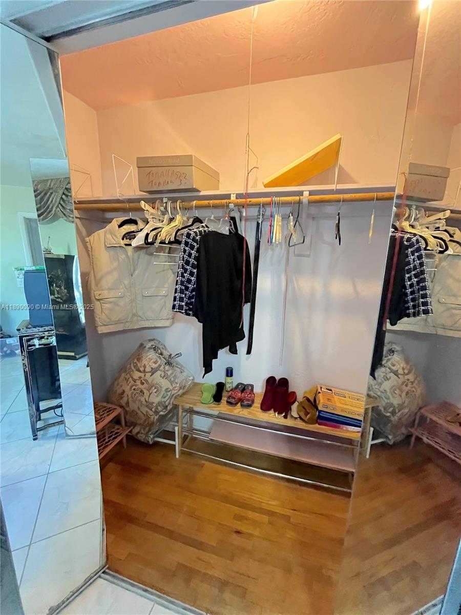 Small Image of 1320 WEST 71ST ST, Hialeah Number 28