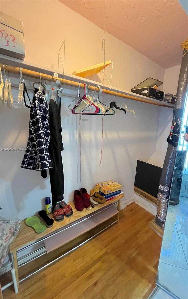 Small Image of 1320 WEST 71ST ST, Hialeah Number 29