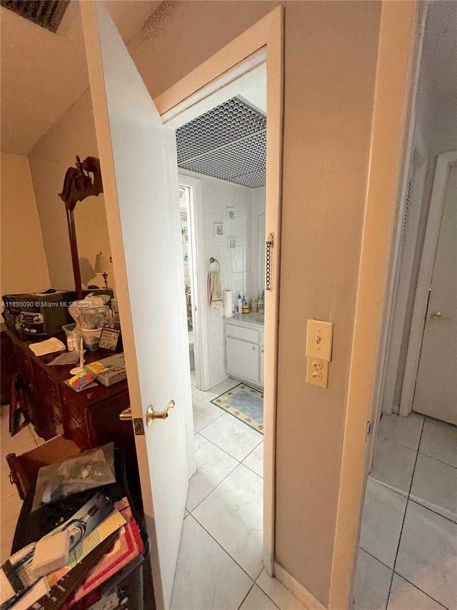 Small Image of 1320 WEST 71ST ST, Hialeah Number 32
