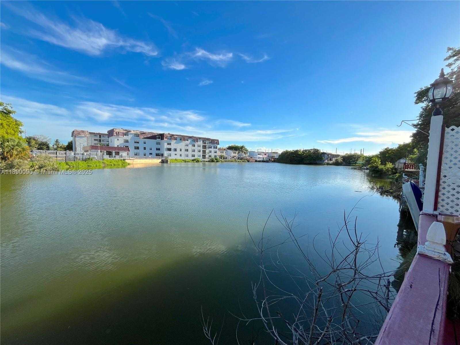 Small Image of 1320 WEST 71ST ST, Hialeah Number 45