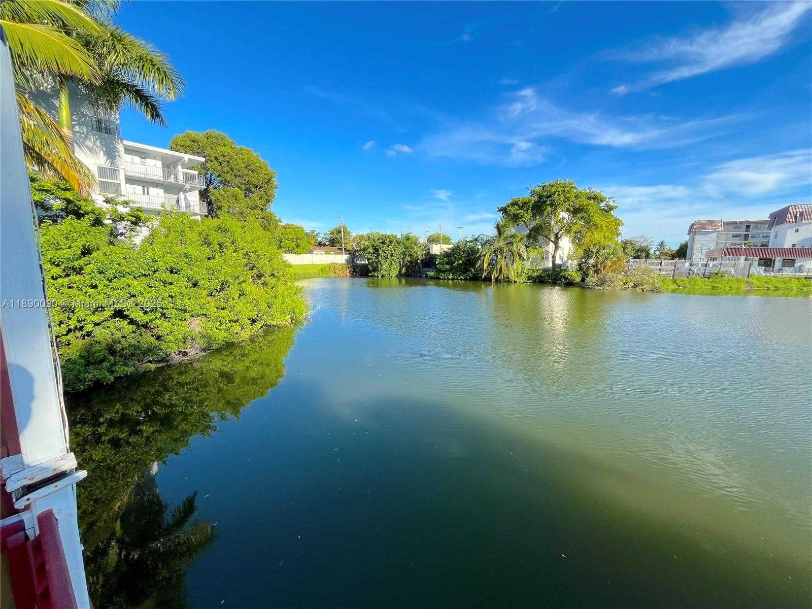 Small Image of 1320 WEST 71ST ST, Hialeah Number 46