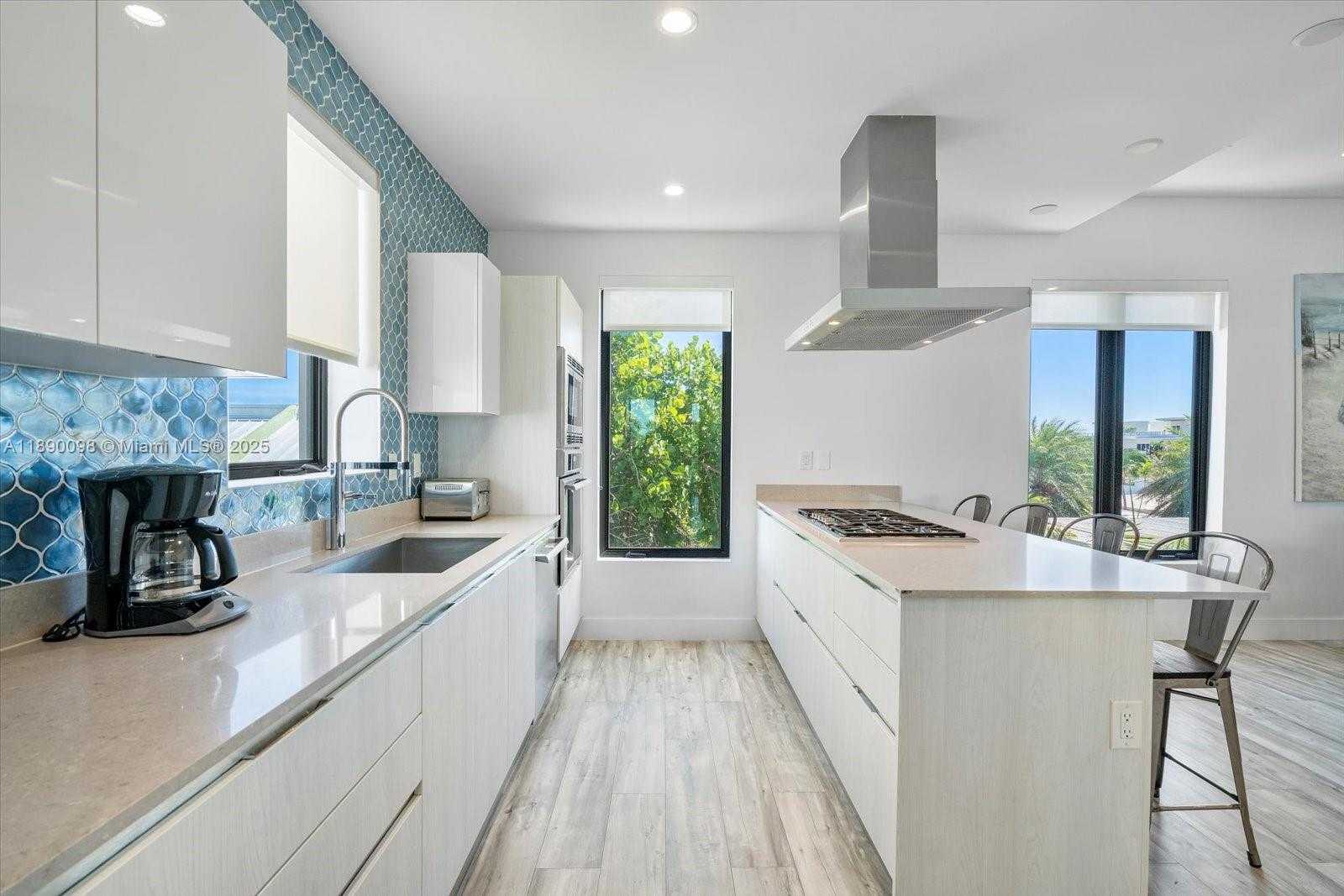 Small Image of 332 BALBOA ST, Hollywood Number 13