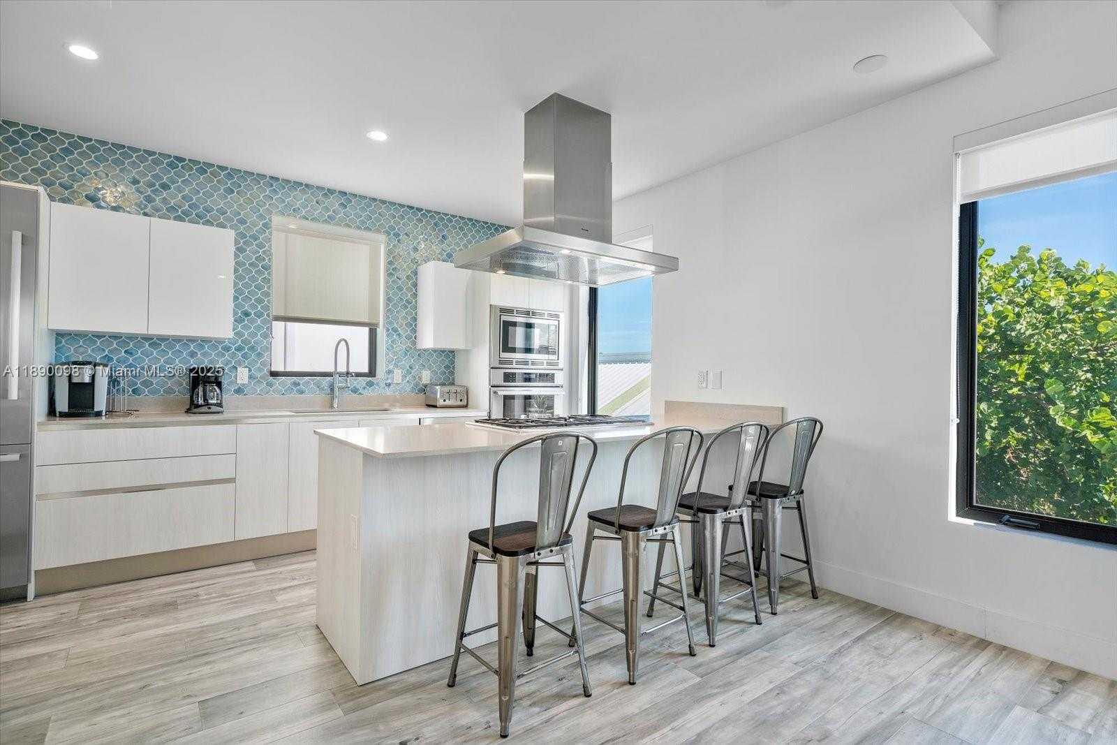 Small Image of 332 BALBOA ST, Hollywood Number 16