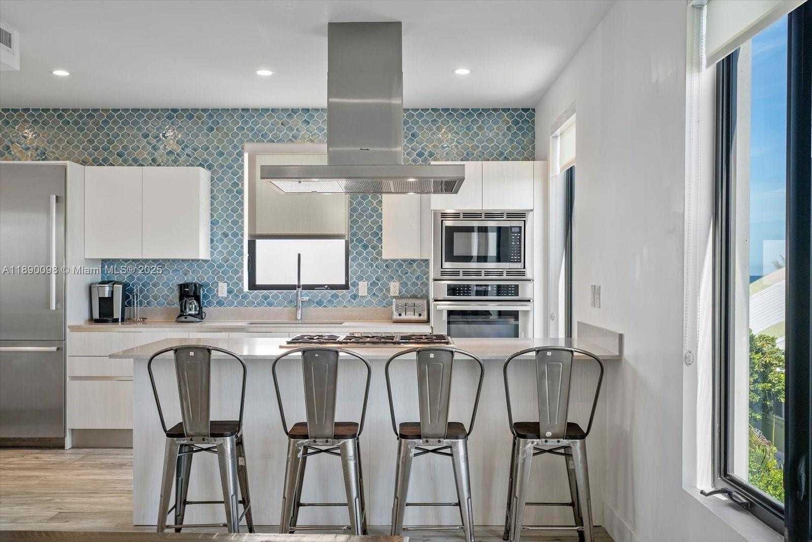 Small Image of 332 BALBOA ST, Hollywood Number 17
