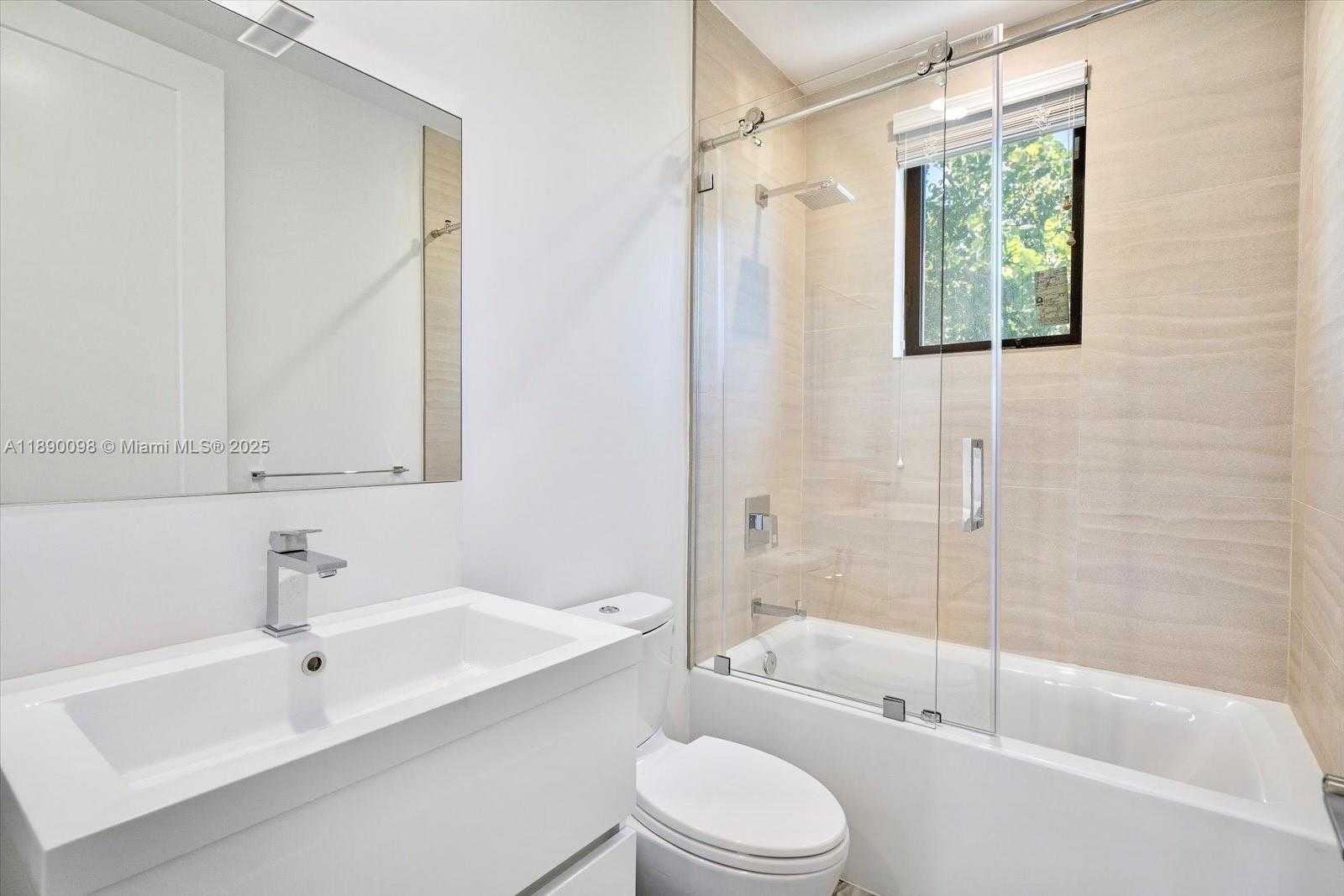 Small Image of 332 BALBOA ST, Hollywood Number 23
