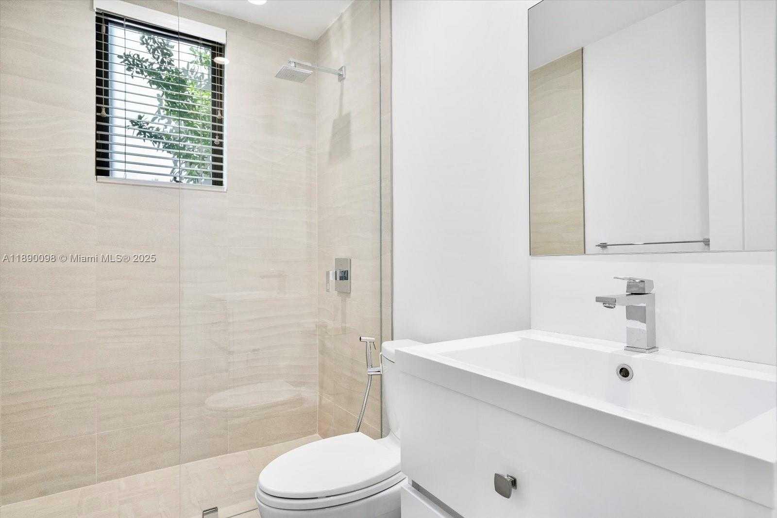 Small Image of 332 BALBOA ST, Hollywood Number 26