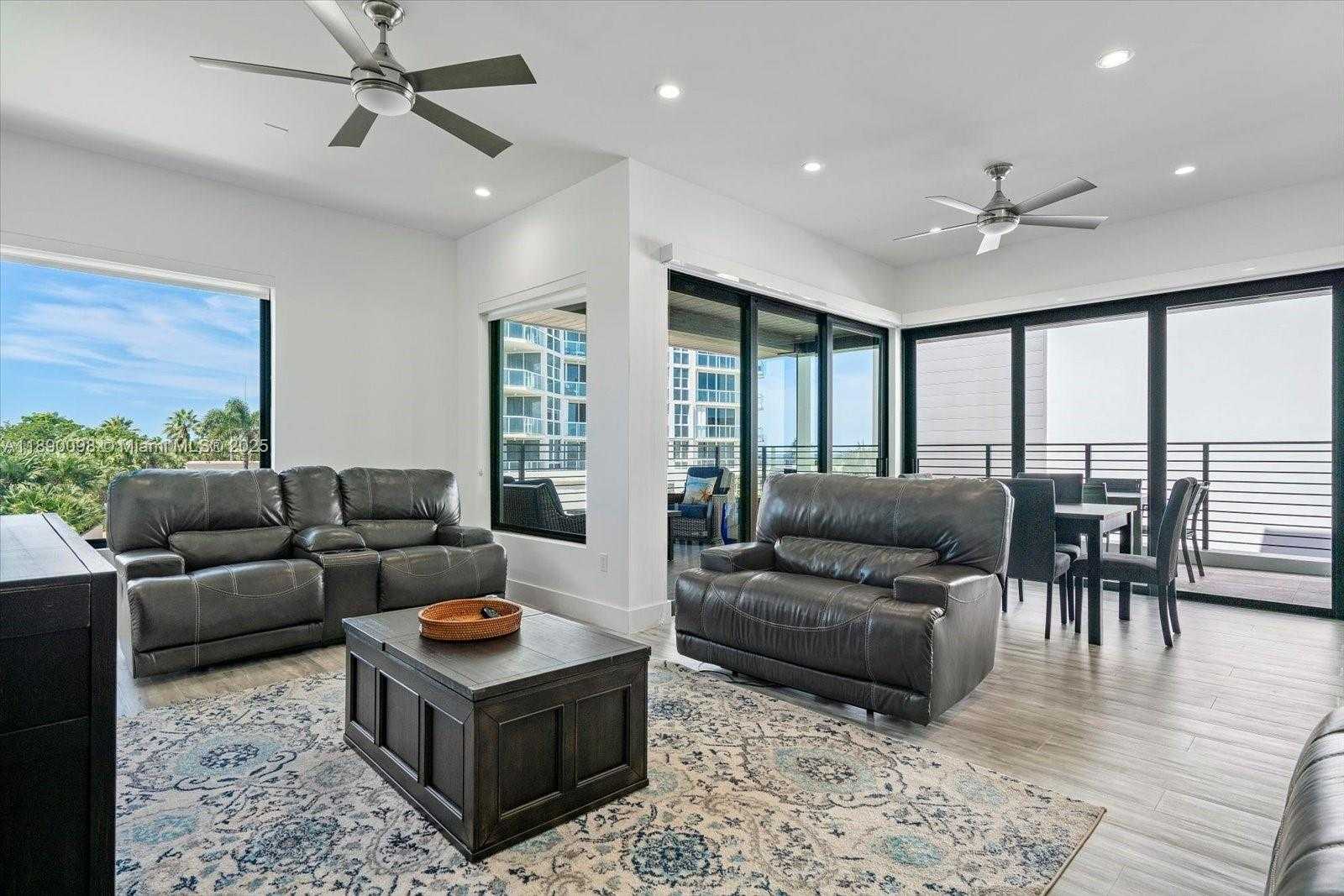 Small Image of 332 BALBOA ST, Hollywood Number 28