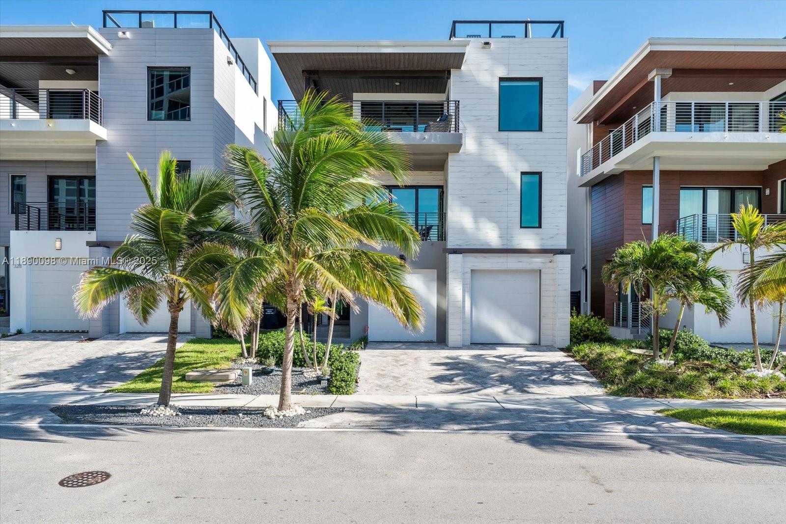 Small Image of 332 BALBOA ST, Hollywood Number 3