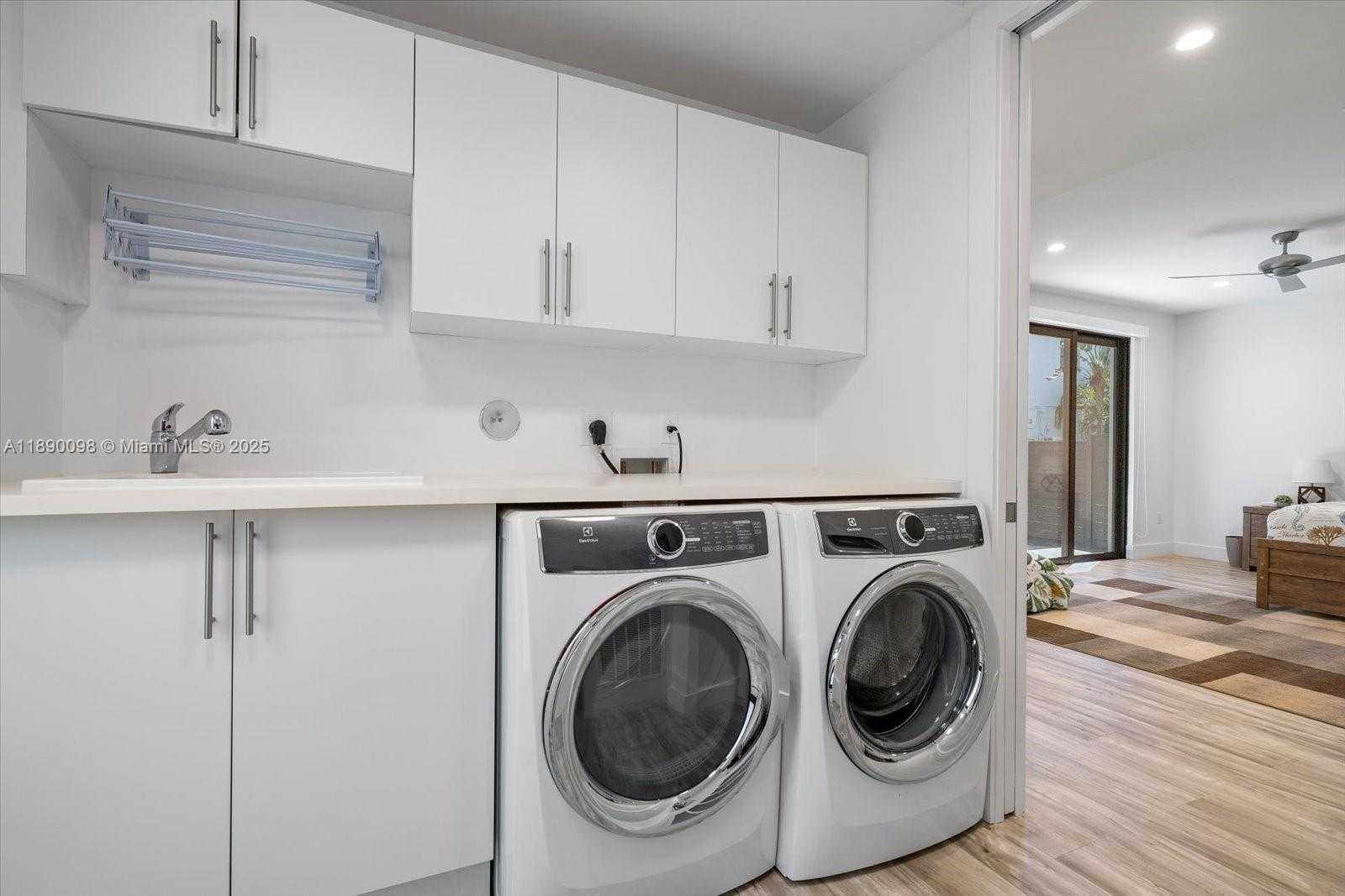 Small Image of 332 BALBOA ST, Hollywood Number 34