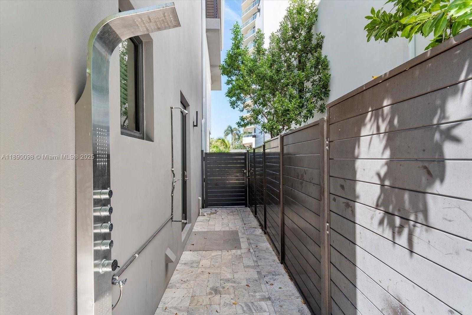 Small Image of 332 BALBOA ST, Hollywood Number 37