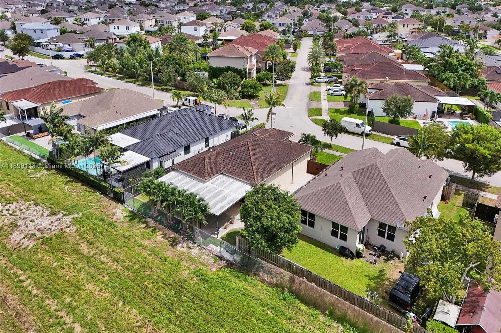 Small Image of 27700 SOUTH WEST 135TH AVE RD, Homestead Number 7